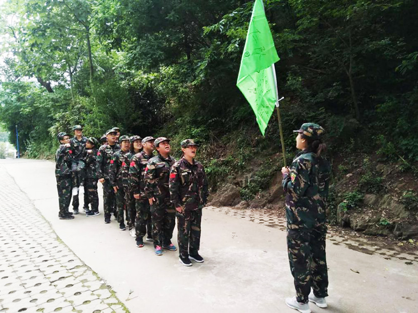 凝心聚力，挑戰(zhàn)自我---桂仁醫(yī)藥開(kāi)展戶(hù)外拓展訓(xùn)練