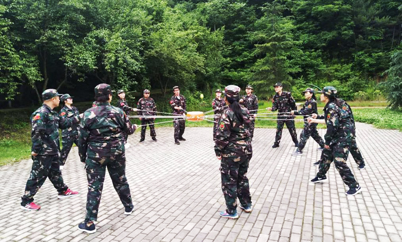 凝心聚力，挑戰(zhàn)自我---桂仁醫(yī)藥開(kāi)展戶(hù)外拓展訓(xùn)練