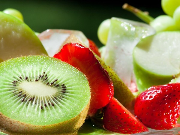 水果吃起來(lái)酸，維C含量就高？